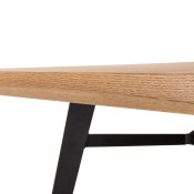 stol ezell u boji drva s crnim nogama