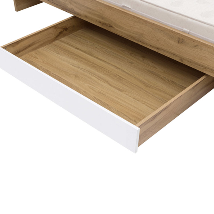 ladica za Zele krevet u kombinaciji drva i bijele boja slikan detalj unutrašnjosti ladice