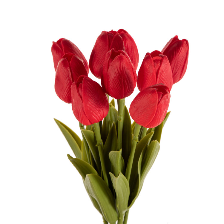 dekoracija buket crvenih tulipana detalj