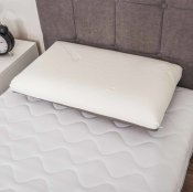 jastuk Memory Standard slikan na malom krevetu