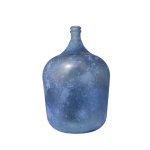 vaza reciklirana plava slikana na bijeloj pozadini