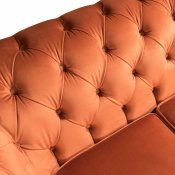 trosjed Chester narančasti detalj naslona